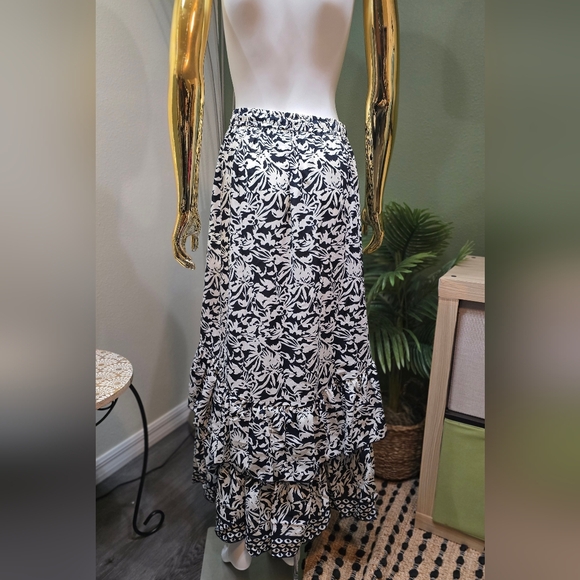 Masala Navy blue and white printed skirt size M - Picture 6 of 8